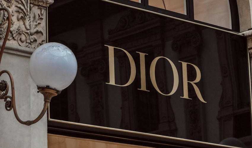 dior-insegna